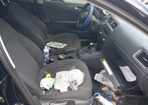 2013 Volkswagen Jetta 2.0L S z USA, uszkodzony, nr VIN 3VW2K7AJ7DM222733